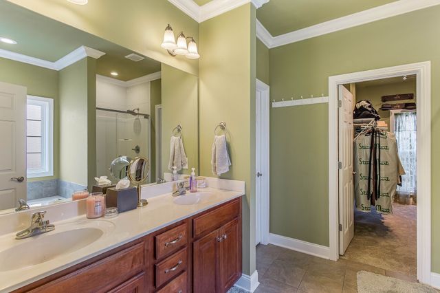 3630 Geneva Dr, Murfreesboro, TN 37128