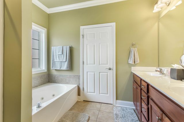 3630 Geneva Dr, Murfreesboro, TN 37128