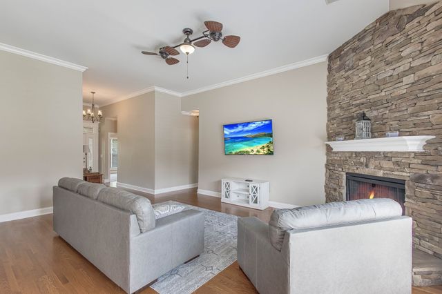 3630 Geneva Dr, Murfreesboro, TN 37128