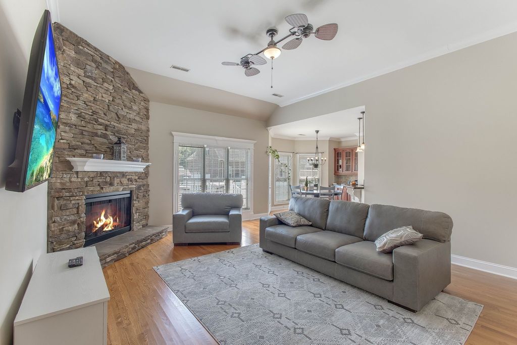 3630 Geneva Dr, Murfreesboro, TN 37128