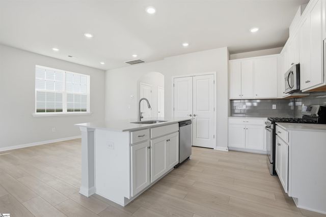 467 Lee's Corner Lane, Woodruff, SC 29388