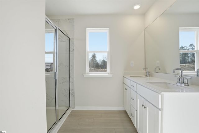 467 Lee's Corner Lane, Woodruff, SC 29388