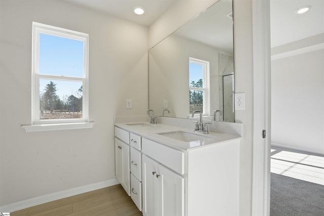 467 Lee's Corner Lane, Woodruff, SC 29388