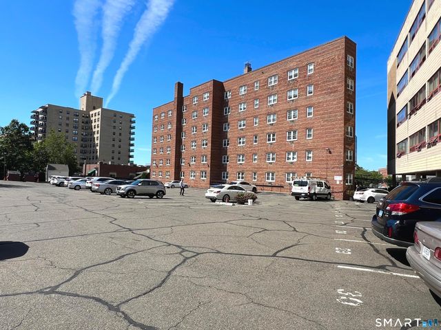 140 Grove Street 5J, Stamford, CT 06901