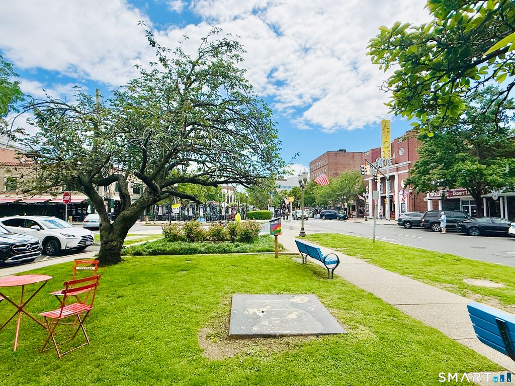 140 Grove Street 5J, Stamford, CT 06901