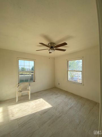 2228 College Avenue, Bakersfield, CA 93306