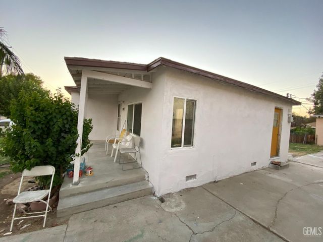 2228 College Avenue, Bakersfield, CA 93306
