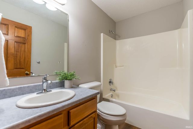 2726 Bearberry Court, Fort Wayne, IN 46818