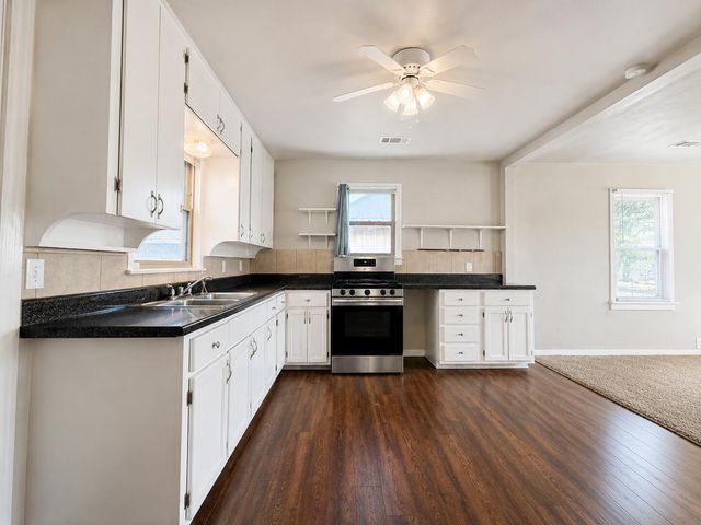 703 S Birmingham Street, Amarillo, TX 79104