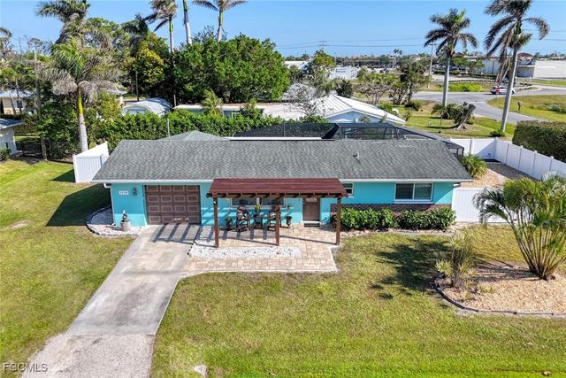 7238 Emily DR, Fort Myers, FL 33908