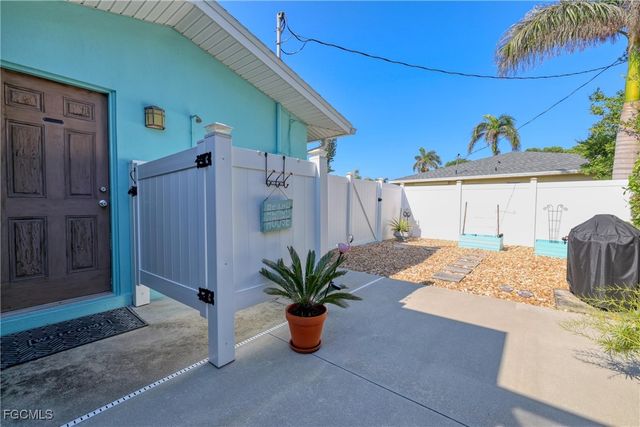 7238 Emily DR, Fort Myers, FL 33908