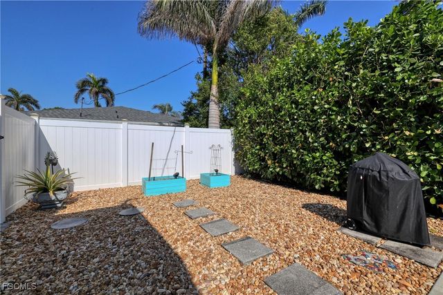 7238 Emily DR, Fort Myers, FL 33908