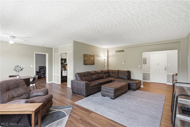 13800 Fairhill Rd 419, Shaker Heights, OH 44120