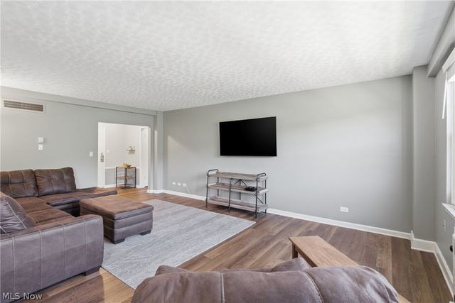 13800 Fairhill Rd 419, Shaker Heights, OH 44120
