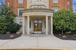 13800 Fairhill Rd 419, Shaker Heights, OH 44120