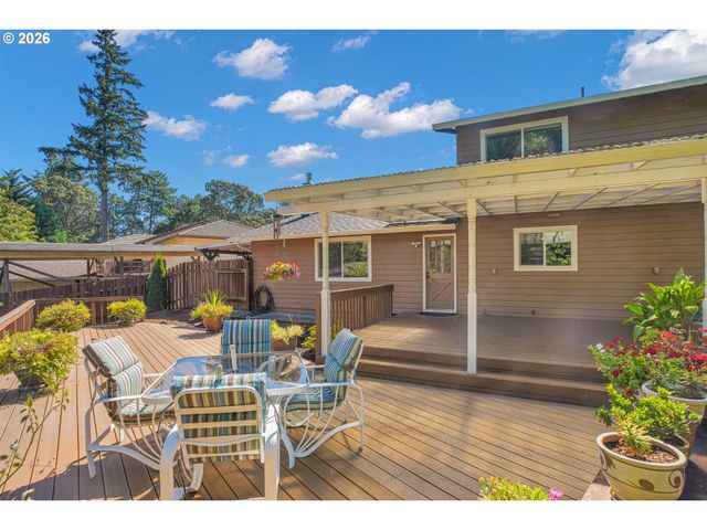 17295 TIMOTHY Way, Gladstone, OR 97027