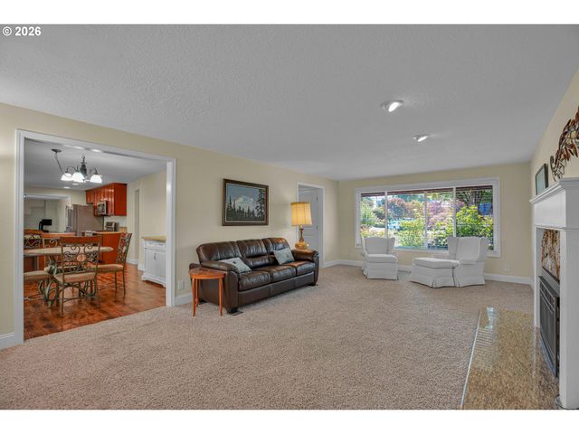17295 TIMOTHY Way, Gladstone, OR 97027