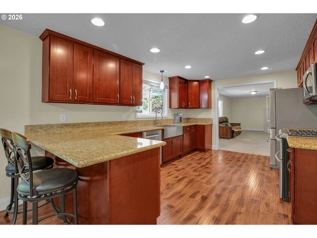 17295 TIMOTHY Way, Gladstone, OR 97027
