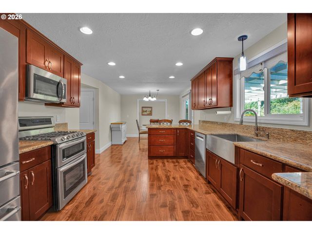 17295 TIMOTHY Way, Gladstone, OR 97027