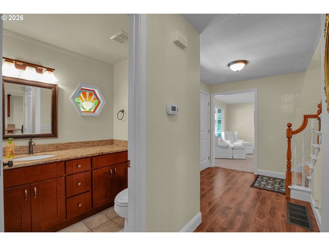 17295 TIMOTHY Way, Gladstone, OR 97027