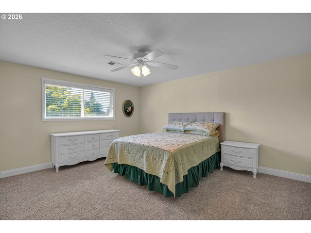 17295 TIMOTHY Way, Gladstone, OR 97027