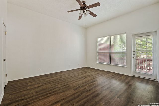 6406 BROOK CV, San Antonio, TX 78240