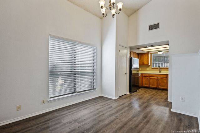 6406 BROOK CV, San Antonio, TX 78240