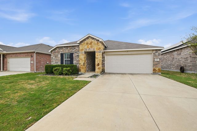 10001 Amosite Drive, Fort Worth, TX 76131