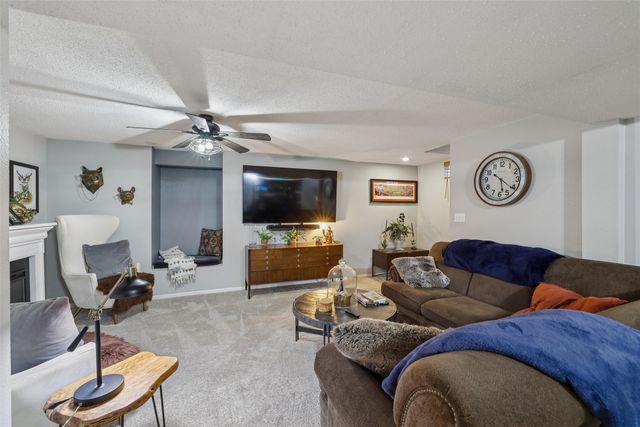 4756 70th Place, Urbandale, IA 50322