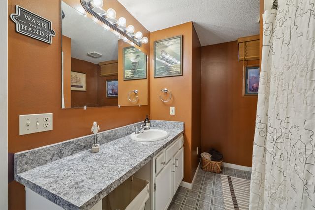 4756 70th Place, Urbandale, IA 50322