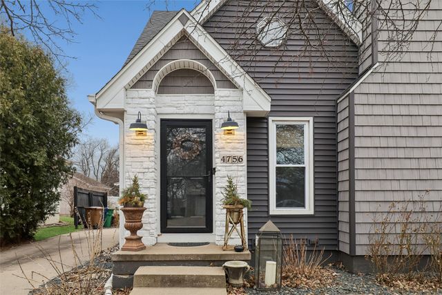 4756 70th Place, Urbandale, IA 50322