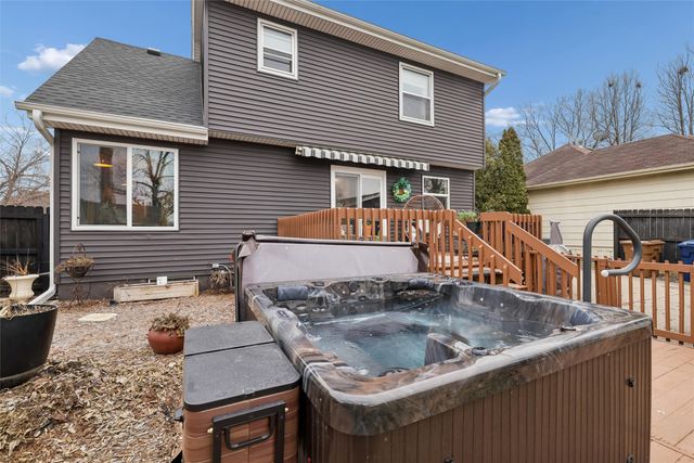 4756 70th Place, Urbandale, IA 50322