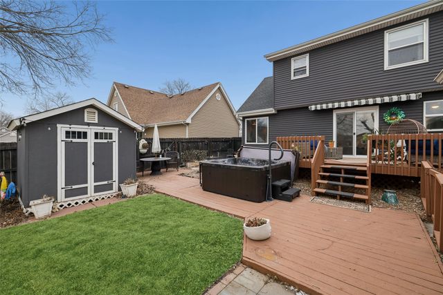 4756 70th Place, Urbandale, IA 50322