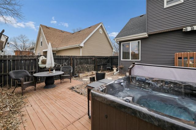 4756 70th Place, Urbandale, IA 50322