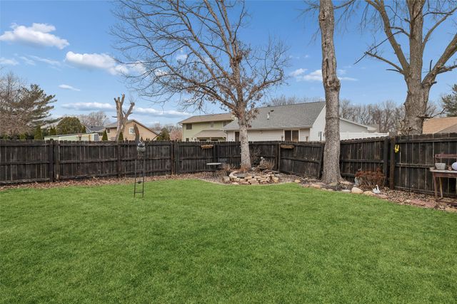 4756 70th Place, Urbandale, IA 50322