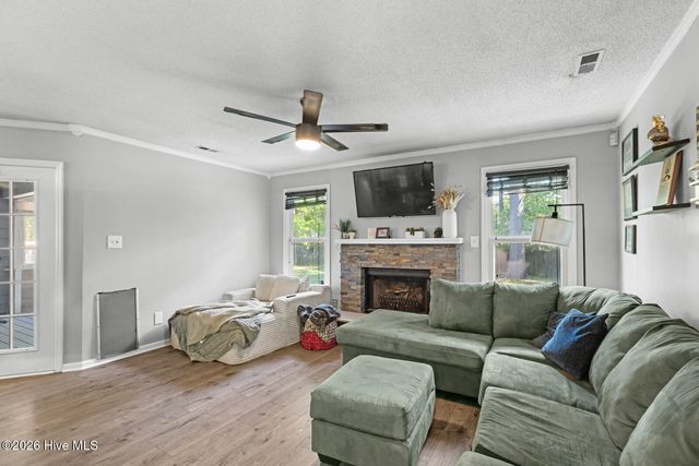 214 Baytree Drive, Jacksonville, NC 28546