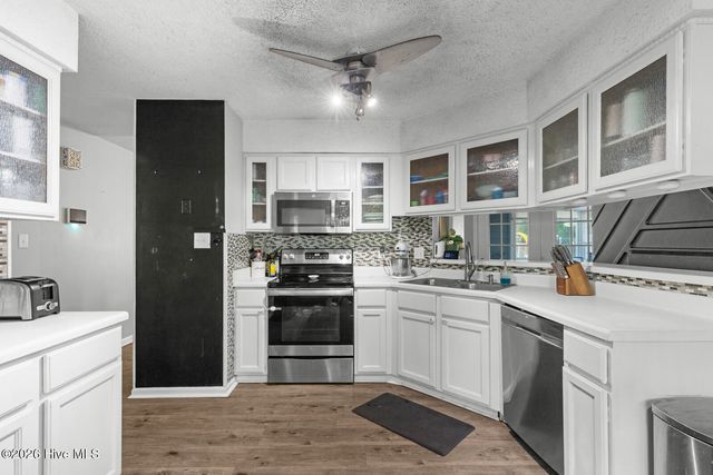 214 Baytree Drive, Jacksonville, NC 28546