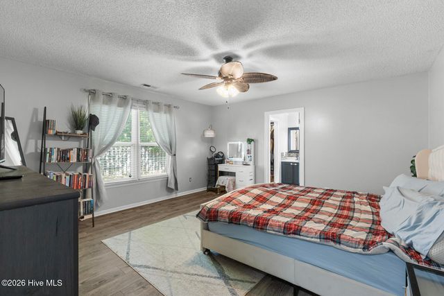 214 Baytree Drive, Jacksonville, NC 28546