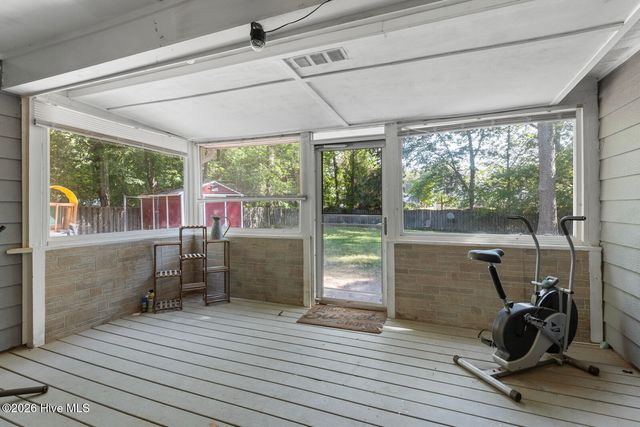 214 Baytree Drive, Jacksonville, NC 28546