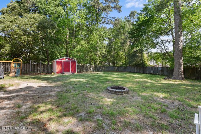 214 Baytree Drive, Jacksonville, NC 28546