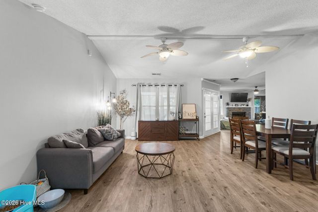 214 Baytree Drive, Jacksonville, NC 28546