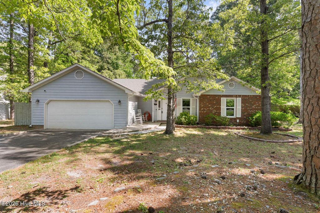 214 Baytree Drive, Jacksonville, NC 28546