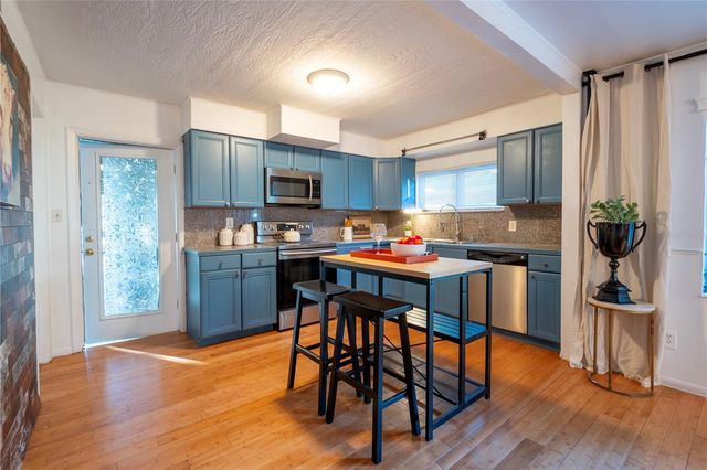 720 - 724 7TH STREET N, St Petersburg, FL 33701