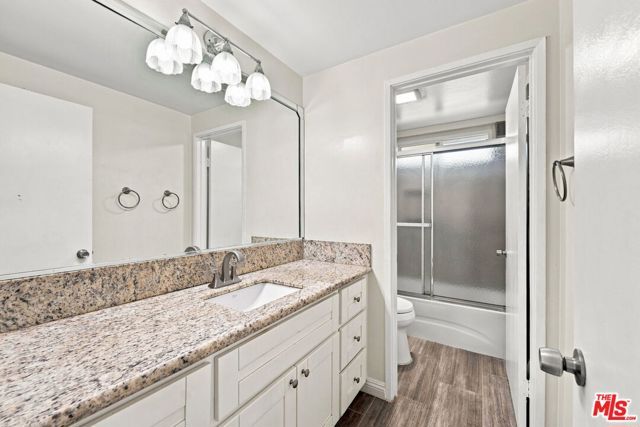 18744 Vintage Street, Northridge (los Angeles), CA 91324