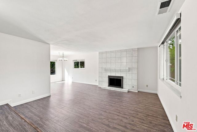 18744 Vintage Street, Northridge (los Angeles), CA 91324