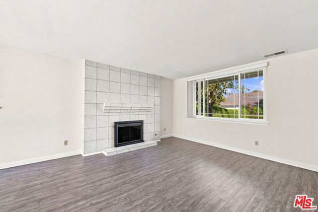 18744 Vintage Street, Northridge (los Angeles), CA 91324