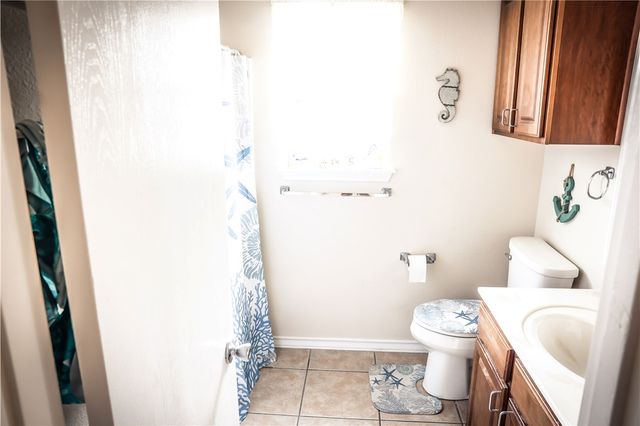 13709 Suntan Ave, Corpus Christi, TX 78418