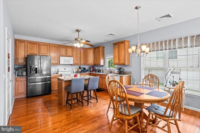 1805 RISSER LN, Lancaster, PA 17601
