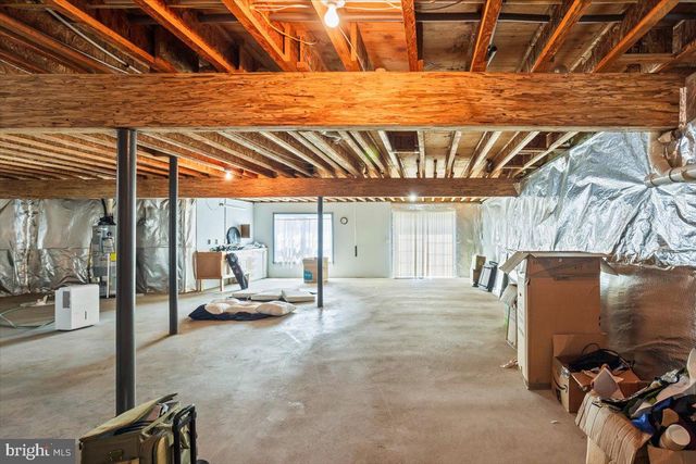 1805 RISSER LN, Lancaster, PA 17601
