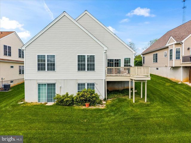 1805 RISSER LN, Lancaster, PA 17601